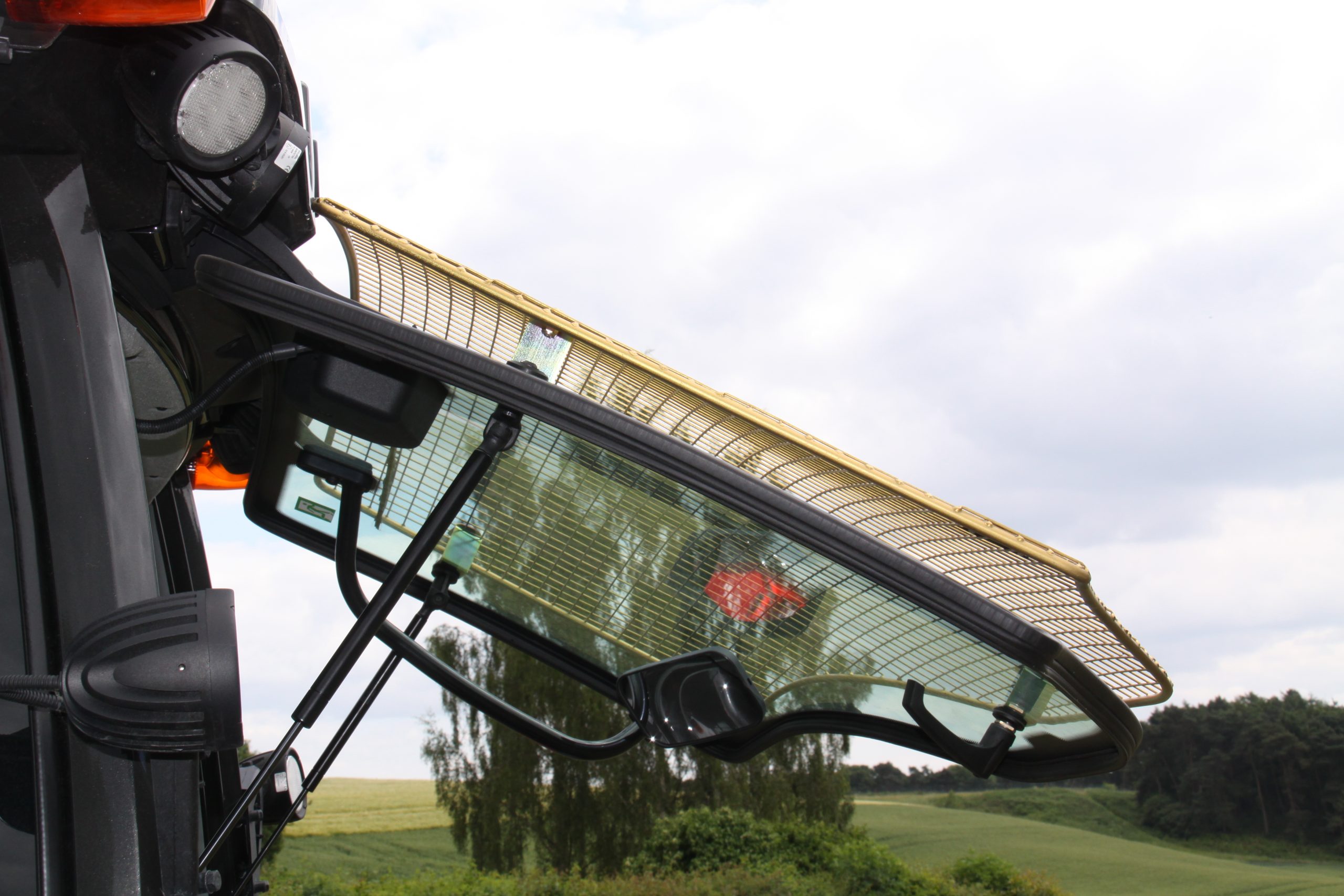 Valtra Rear Window Guard