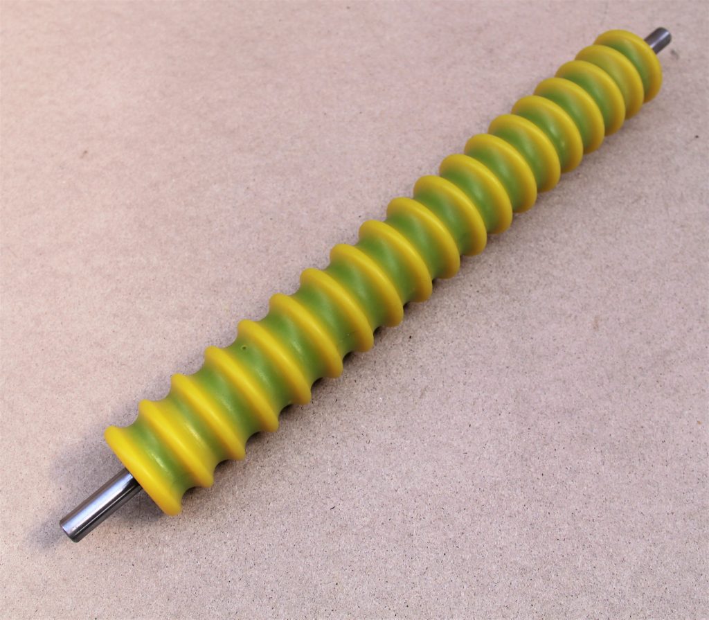 2.5" × 18" Grooved Roller